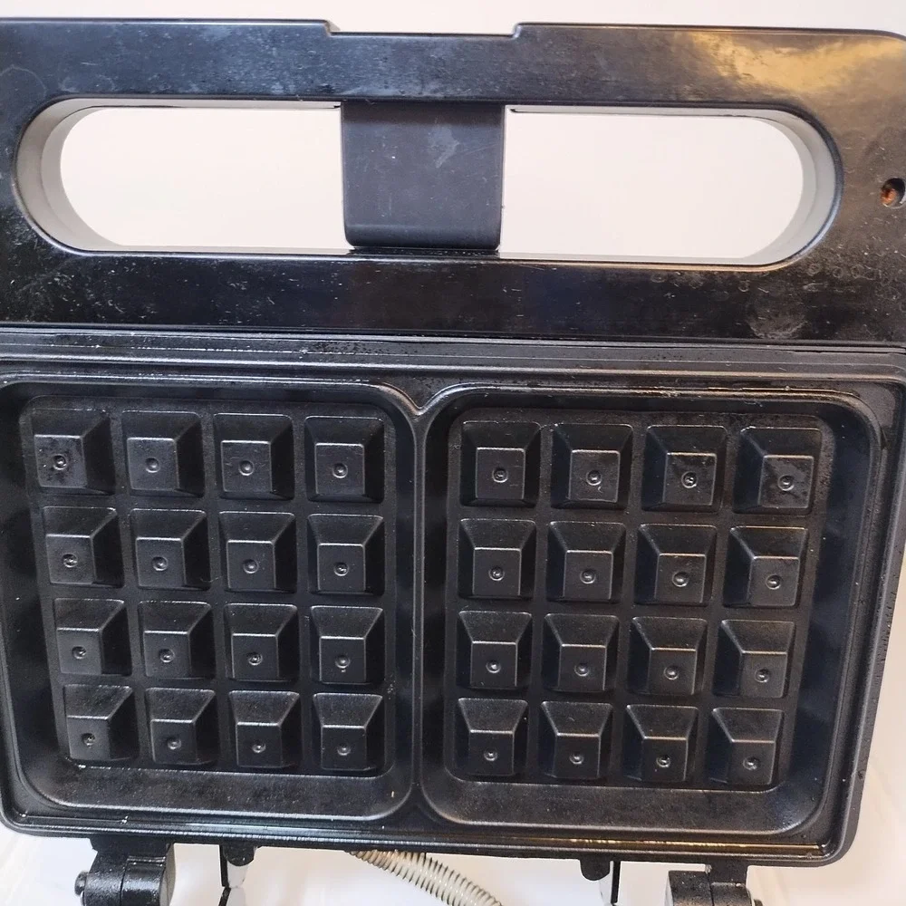 Salton Belgian Waffle‎ Maker - WM-4A - 120V - Nonstick Tested Working Vintage